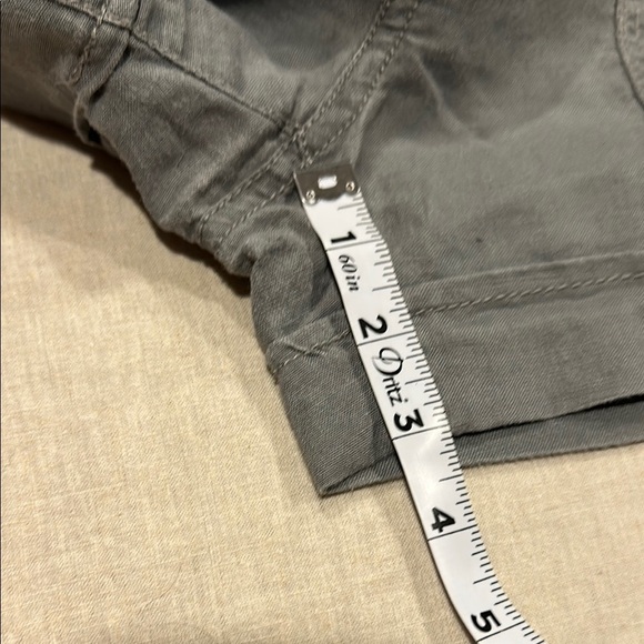 Kenar Women's light gray Cargo Shorts size 8 - Picture 4 of 7
